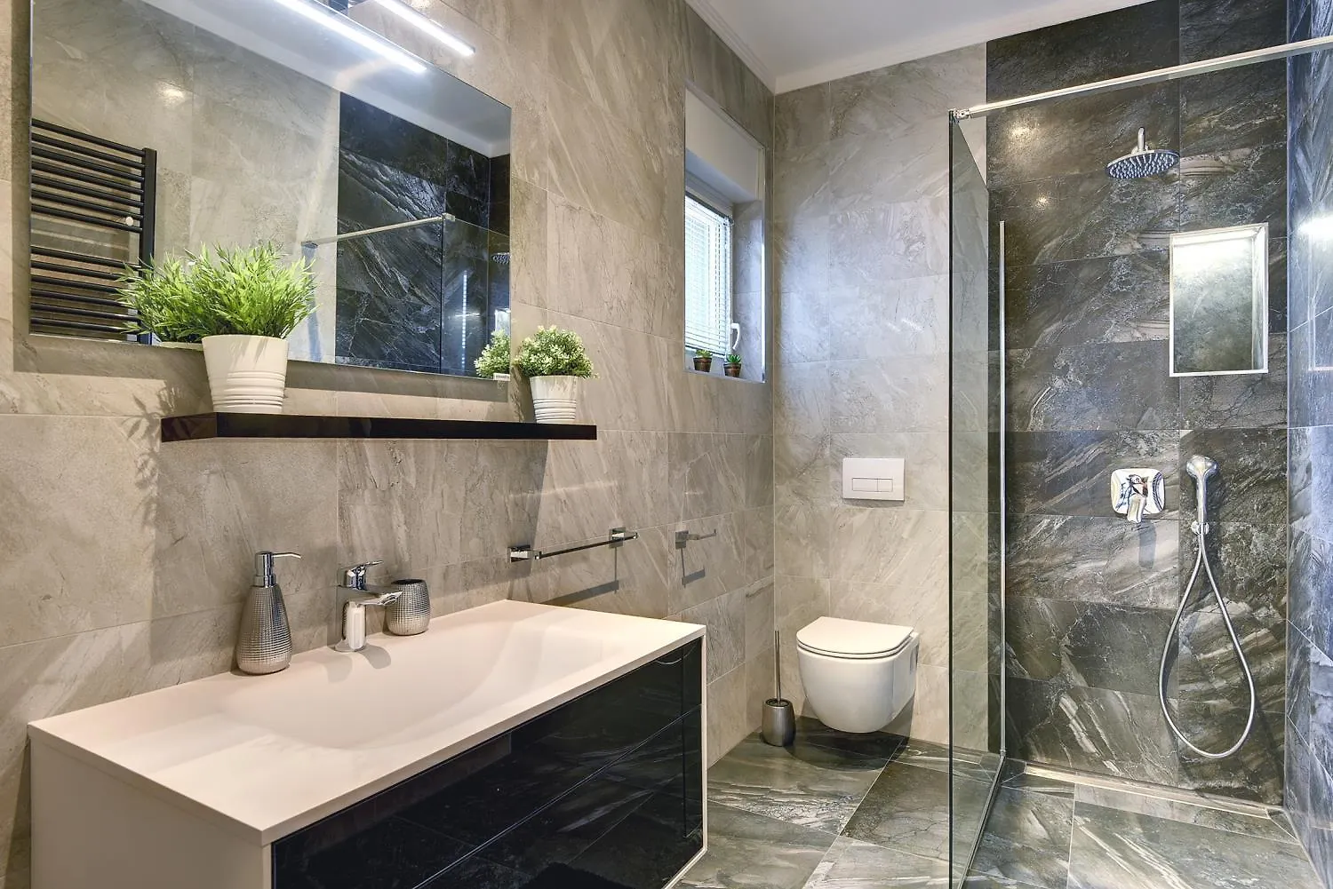 Holiday home Villa Mit Privatem Pool, Eigener Crossfit-Halle, Billard Premantura