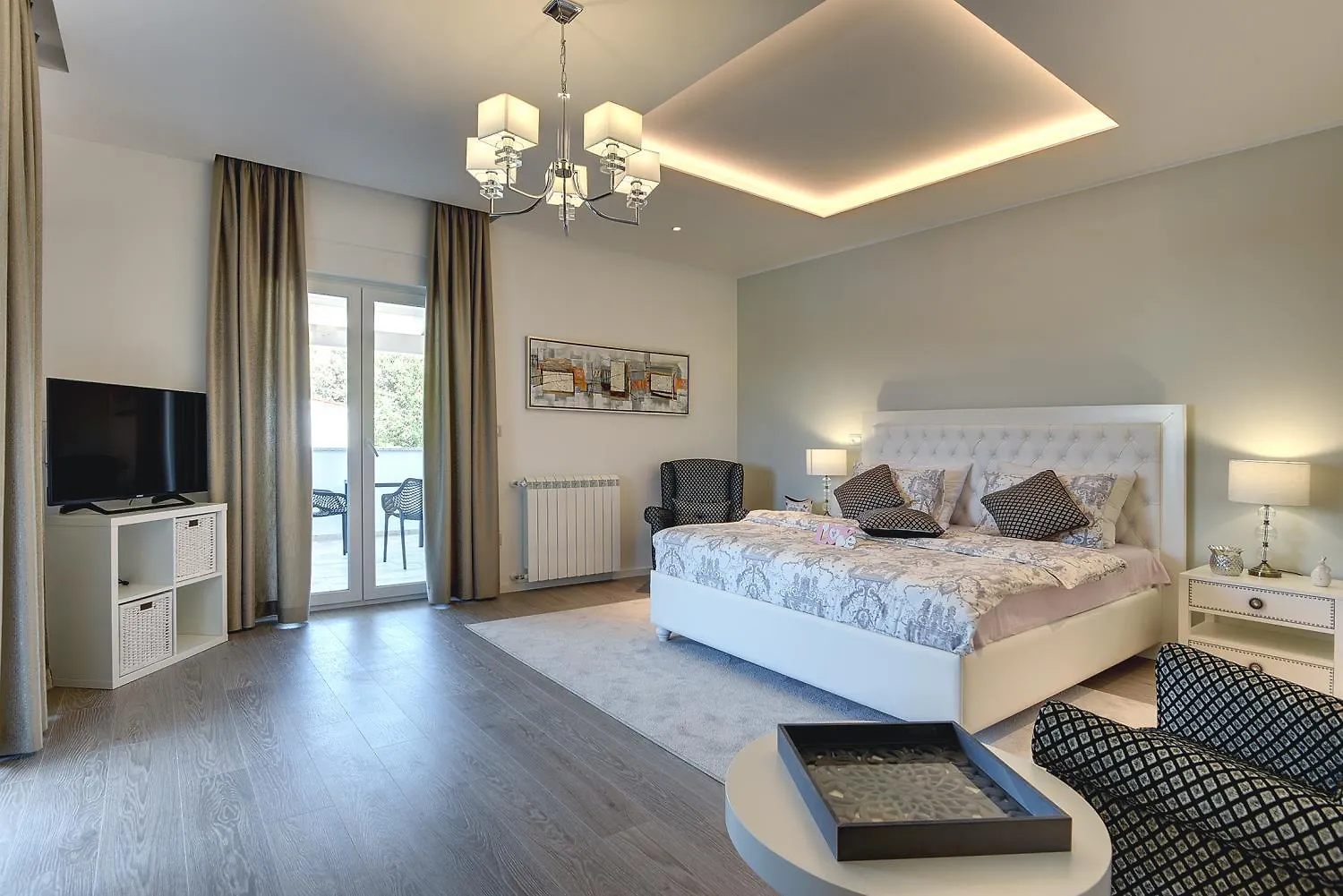 Villa Mit Privatem Pool, Eigener Crossfit-Halle, Billard Premantura
